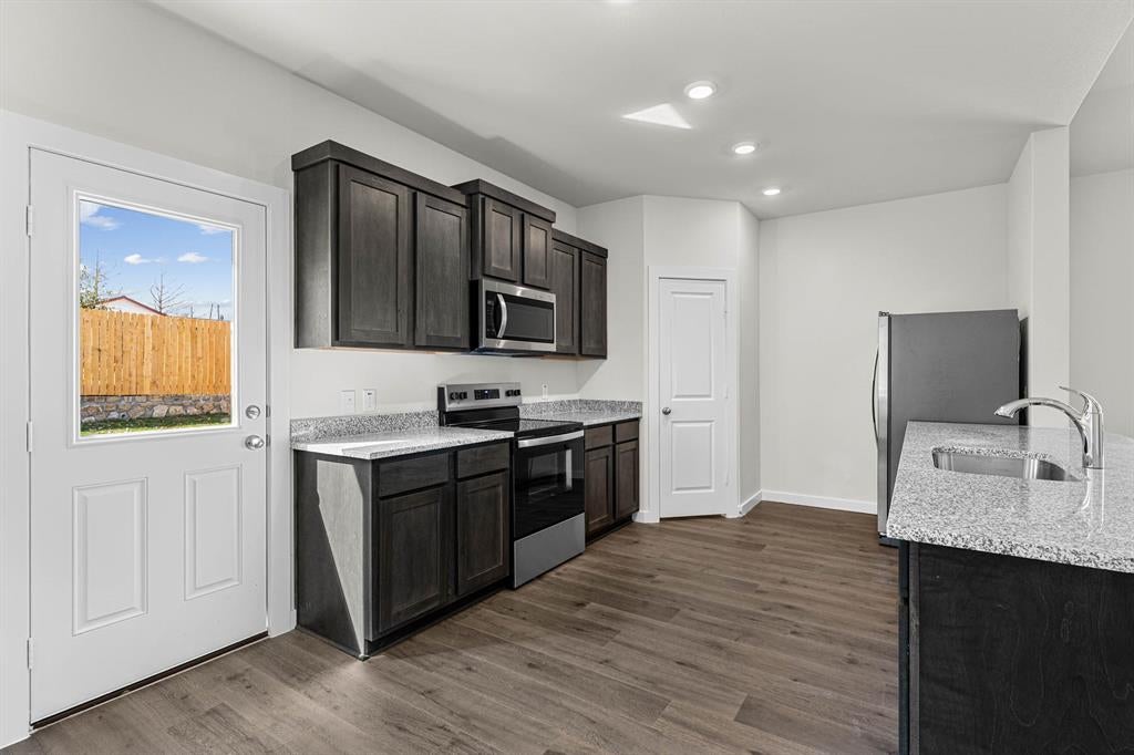 1718 Paul Dr, Seagoville, TX 75159 photo