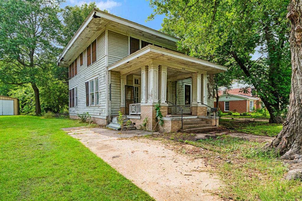 946 Church St, Paris, TX 75460