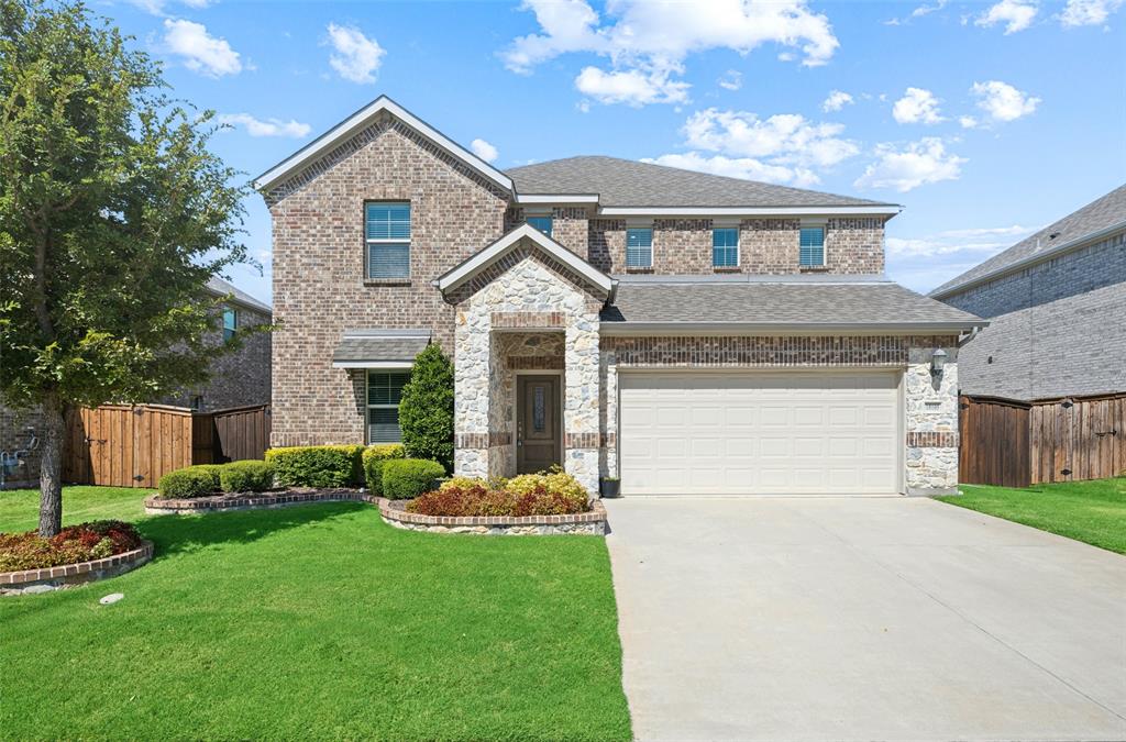 10105 Lakemont Dr, Fort Worth, TX 76131