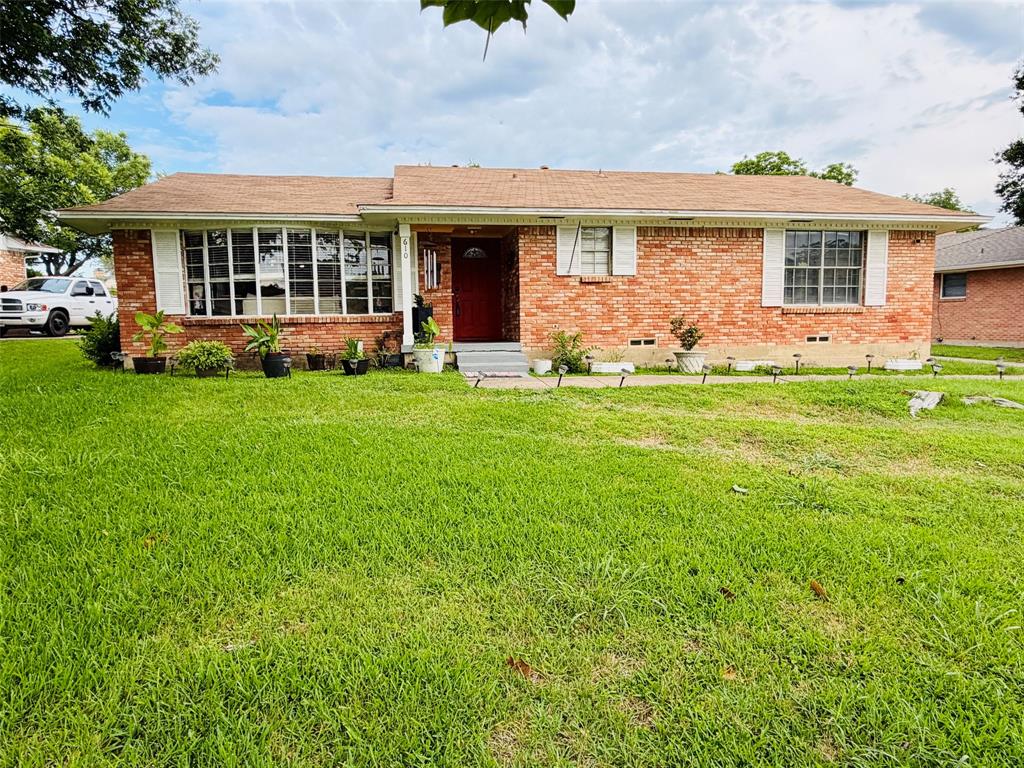 610 Prescott Dr, Garland, TX 75041