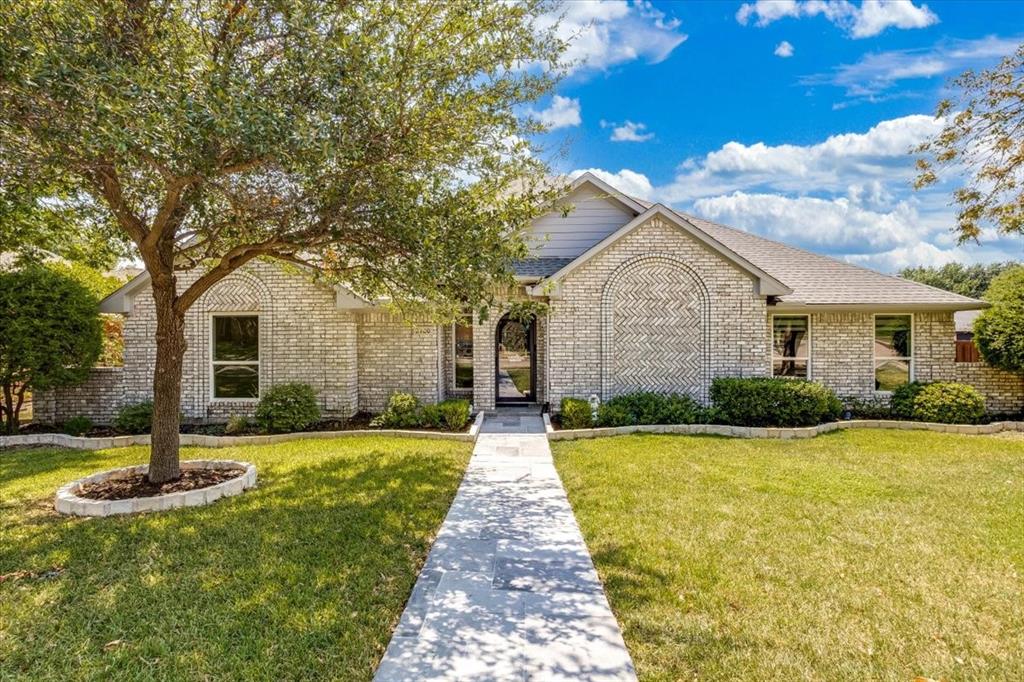 2100 Antibes Dr, Carrollton, TX 75006