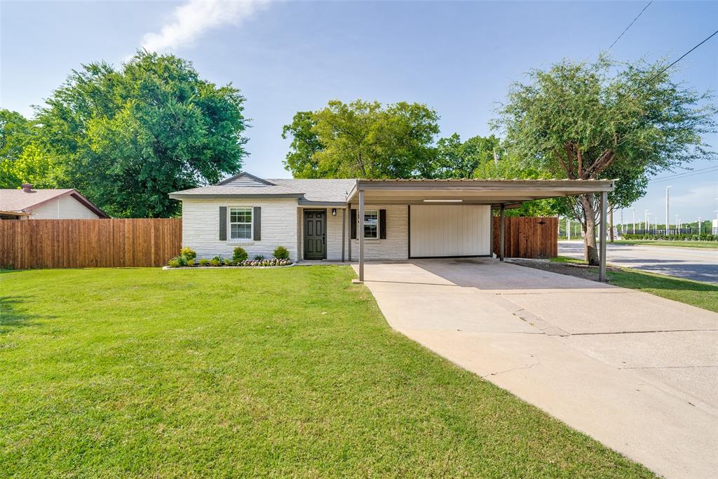 9225 Dodson Dr, White Settlement, TX 76108