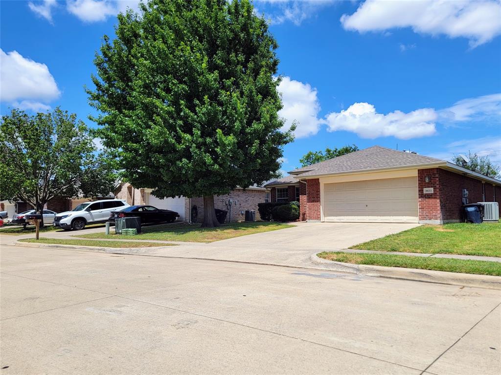 8033 Summer Stream Dr, Fort Worth, TX 76134 photo
