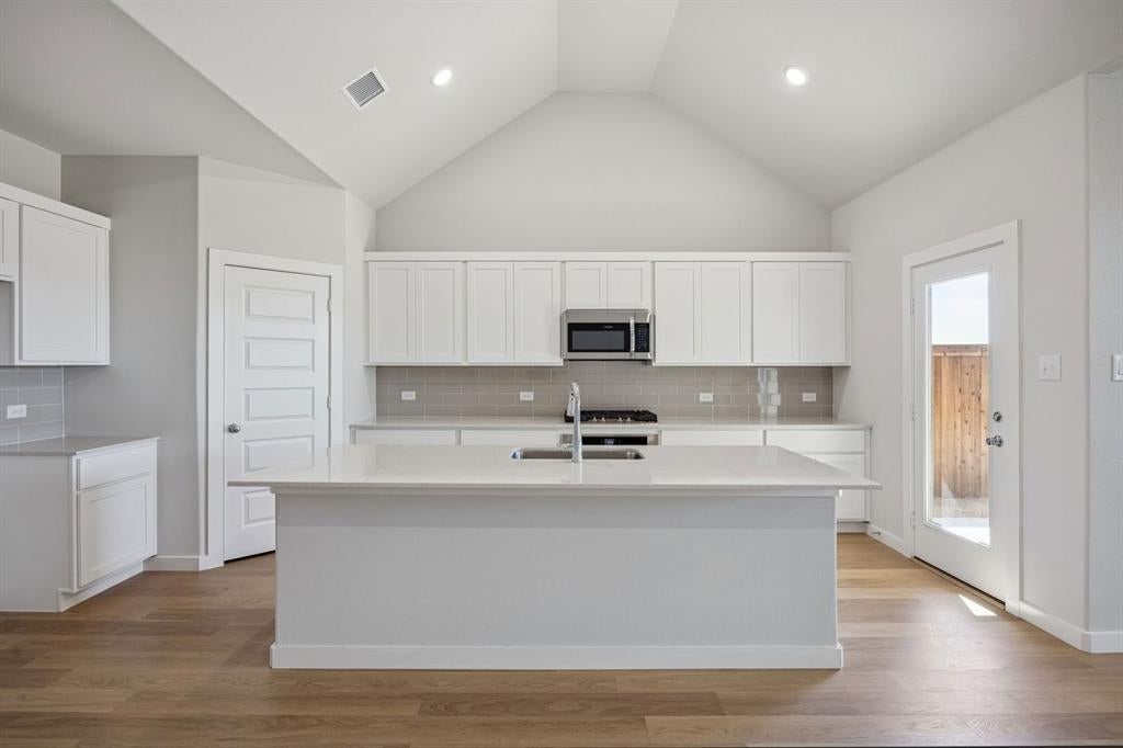 10601 Blakley Creek Rd, Fort Worth, TX 76126 photo