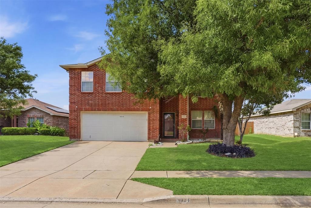 9024 Penny Ln, Fort Worth, TX 76123