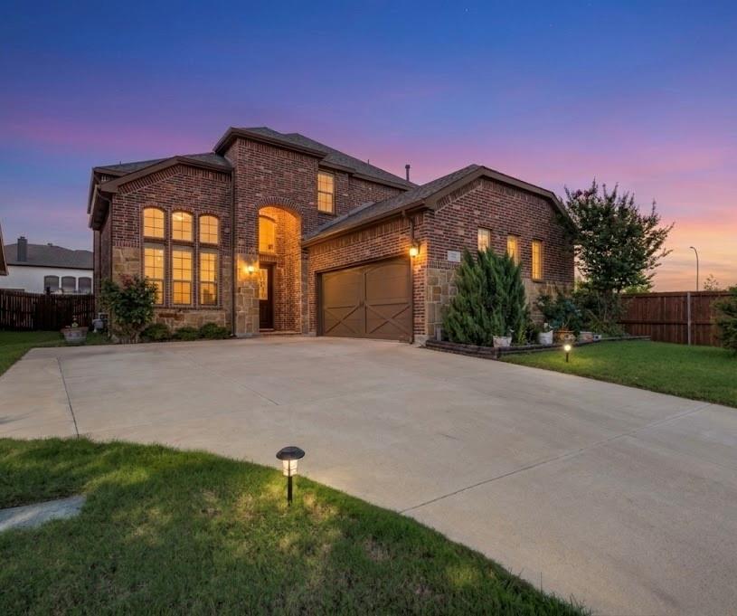1247 Lynn Dr, Arlington, TX 76002