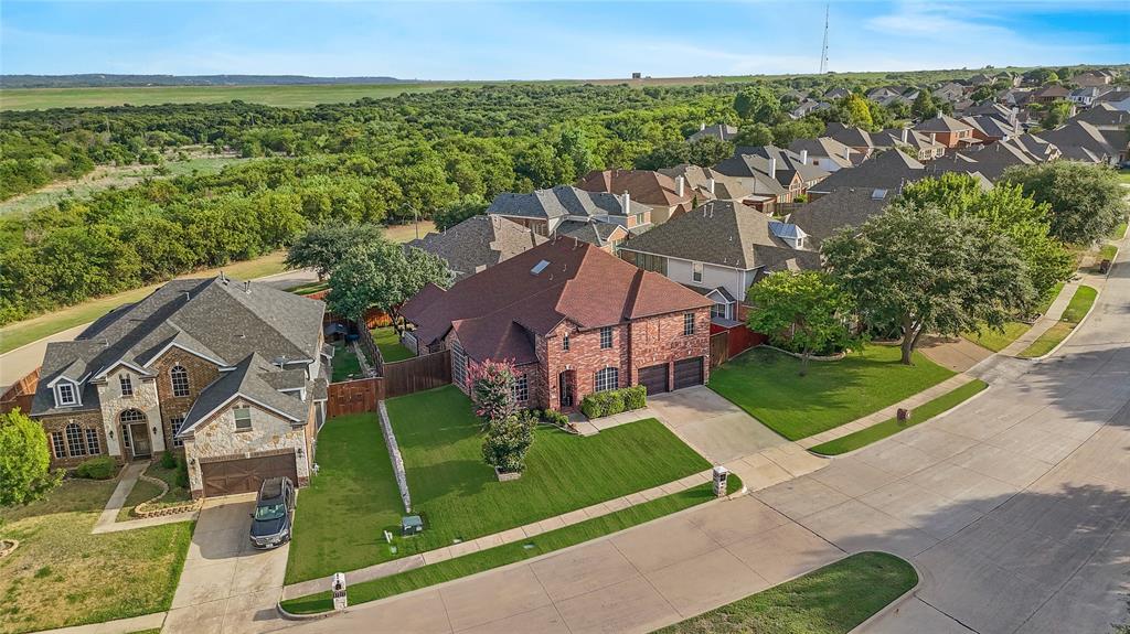 663 E Sandra Ln, Grand Prairie, TX 75052 photo