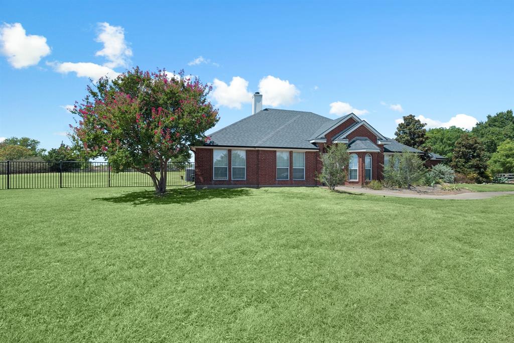 945 Scarlett Dr, Dumas, TX 75002 photo