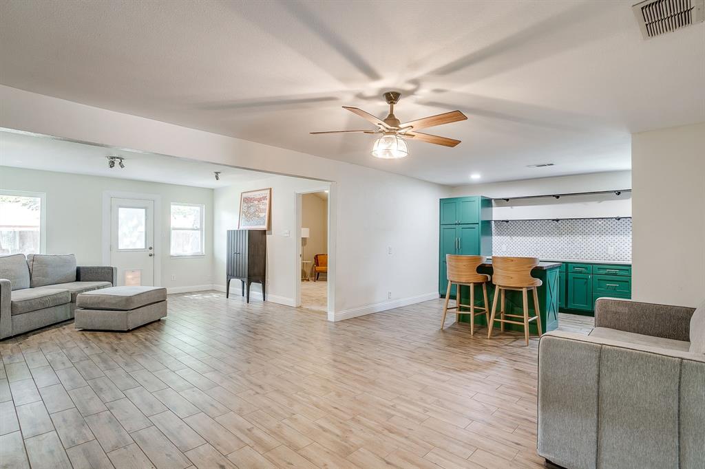 6709 Summit Ridge Dr, Watauga, TX 76148 photo