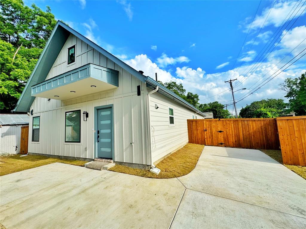2916 Hemphill St, Greenville, TX 75401 photo
