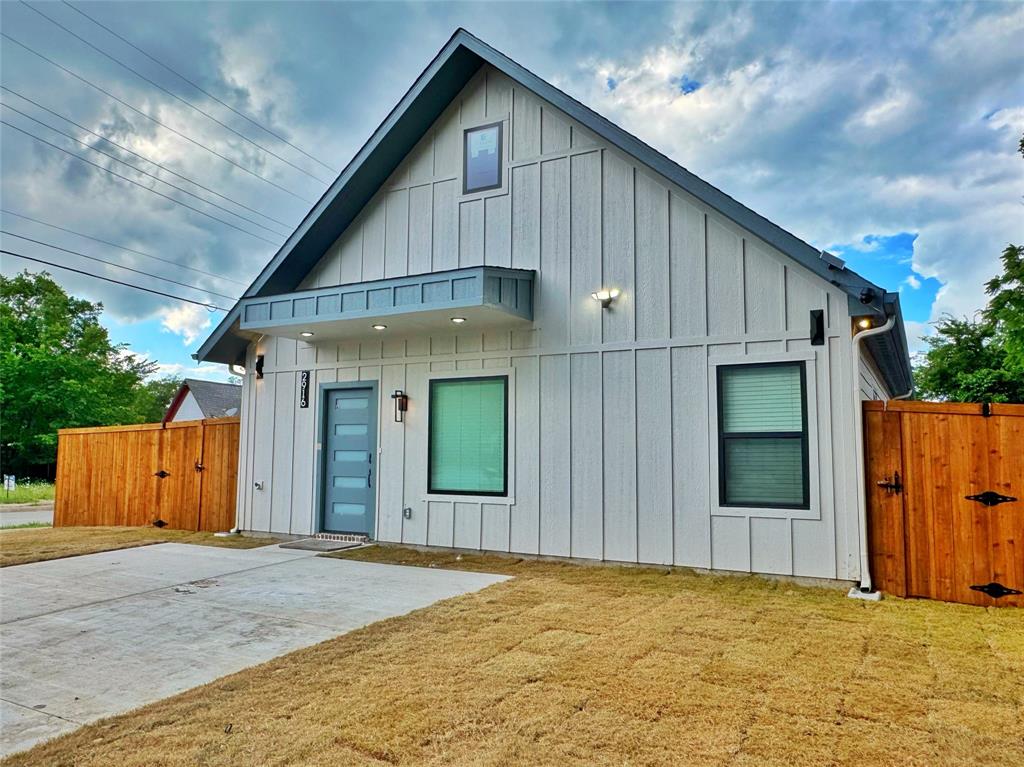 2916 Hemphill St, Greenville, TX 75401