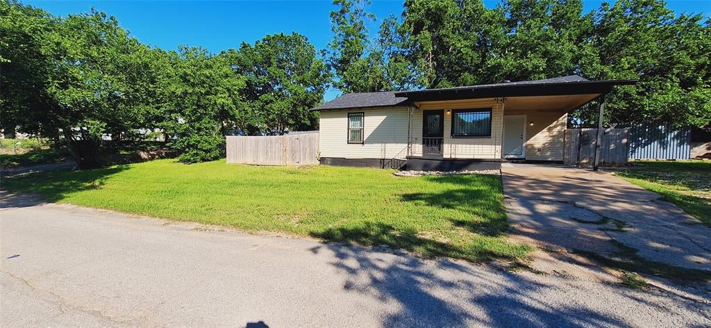 3322 30 St, Fort Worth, TX 76106
