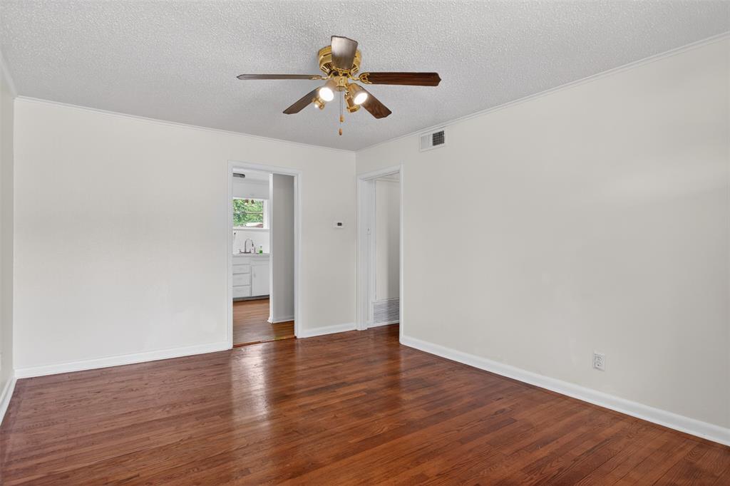 1619 Longview St, Mesquite, TX 75149 photo