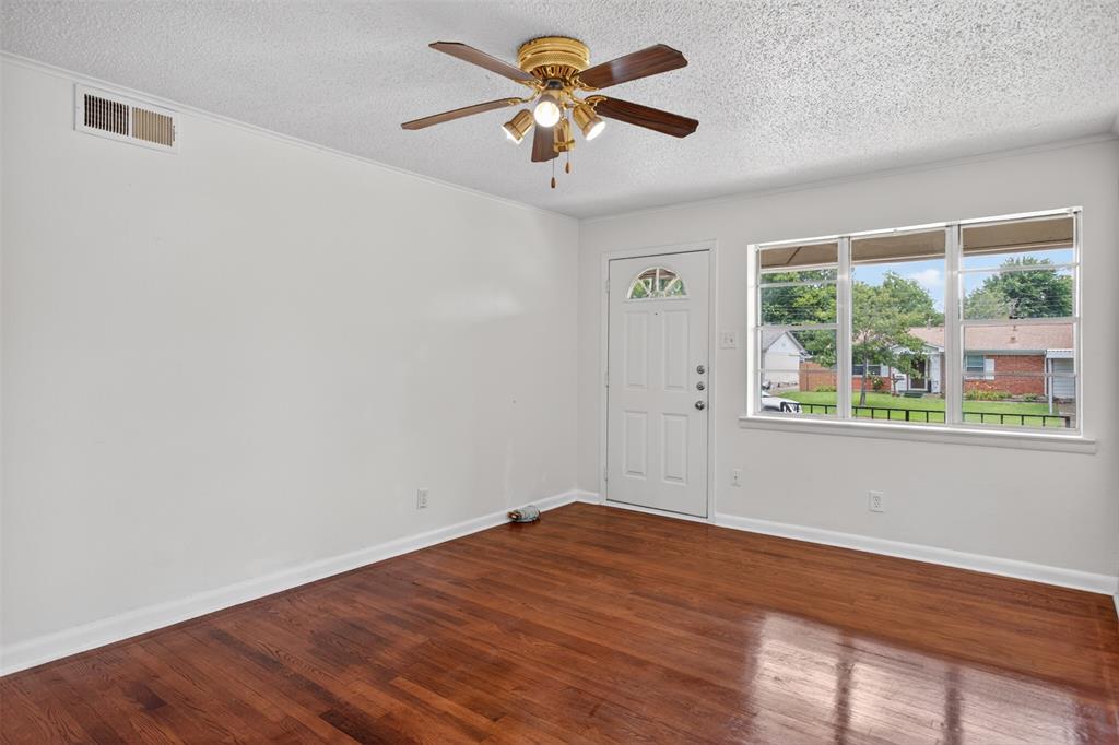1619 Longview St, Mesquite, TX 75149 photo