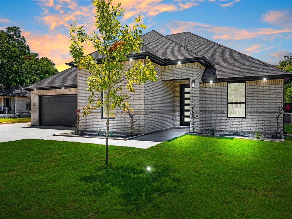 716 Jefferson St, Waxahachie, TX 75165