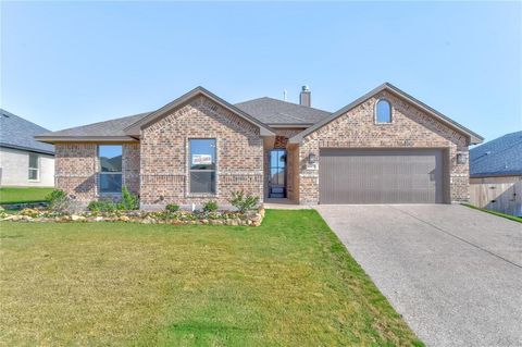 Single Family Residence in Benbrook TX 6817 Trail Rock Dr.jpg