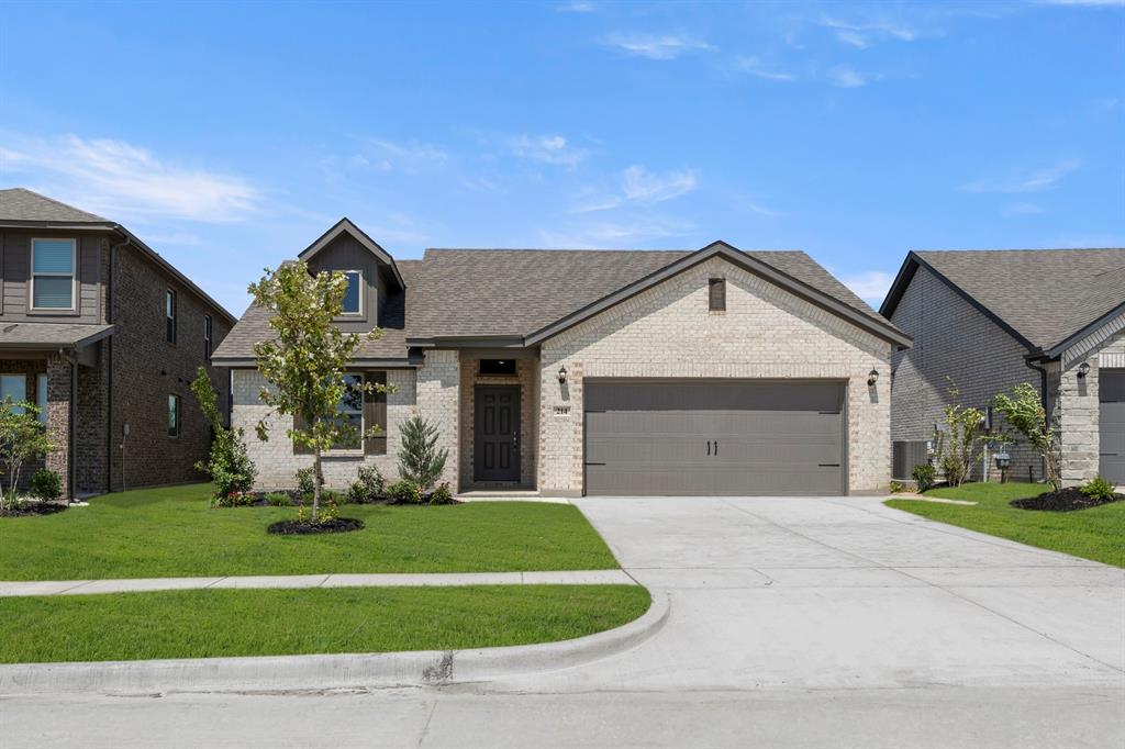 214 Bandit Trl, Terrell, TX 75160