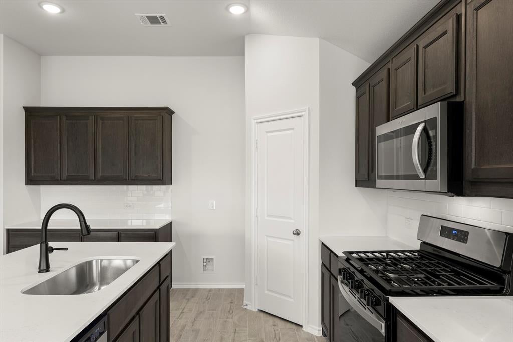 214 Bandit Trl, Terrell, TX 75160 photo