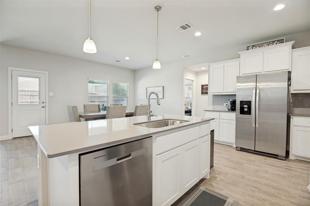 1337 Rolling Meadows Dr, Cedar Hill, TX 75104 photo
