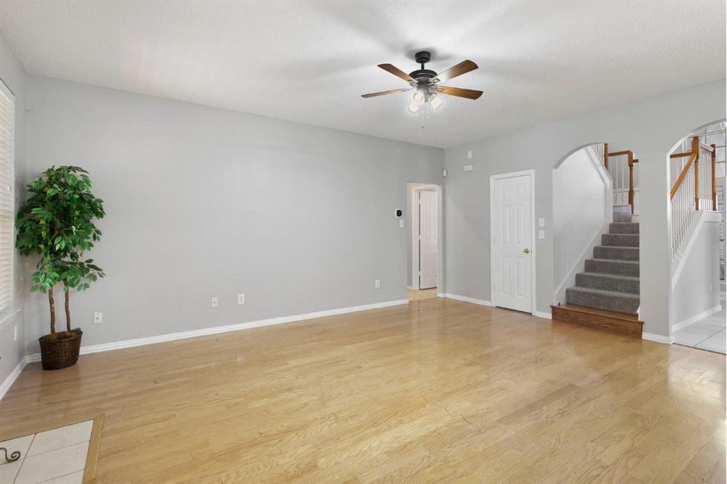 3348 Autumn View Dr, Grand Prairie, TX 75050 photo