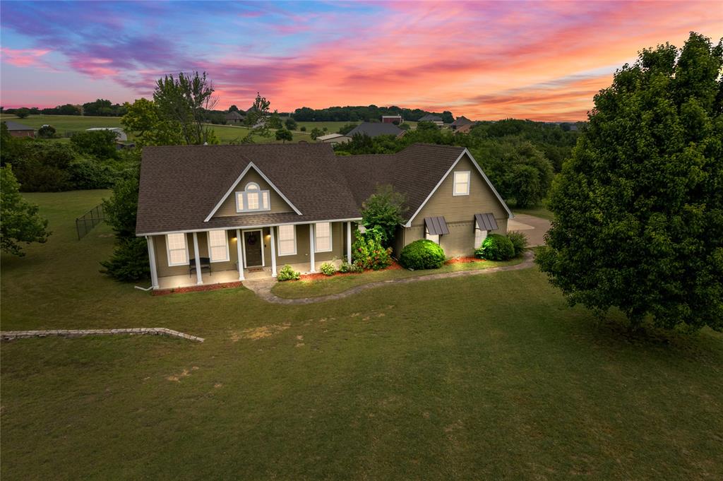 415 Stone Mountain Ct, Cresson, TX 76035