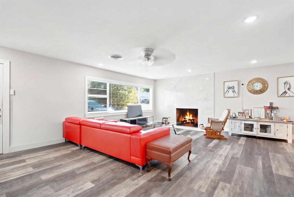 109 W 11 St, Irving, TX 75060 photo