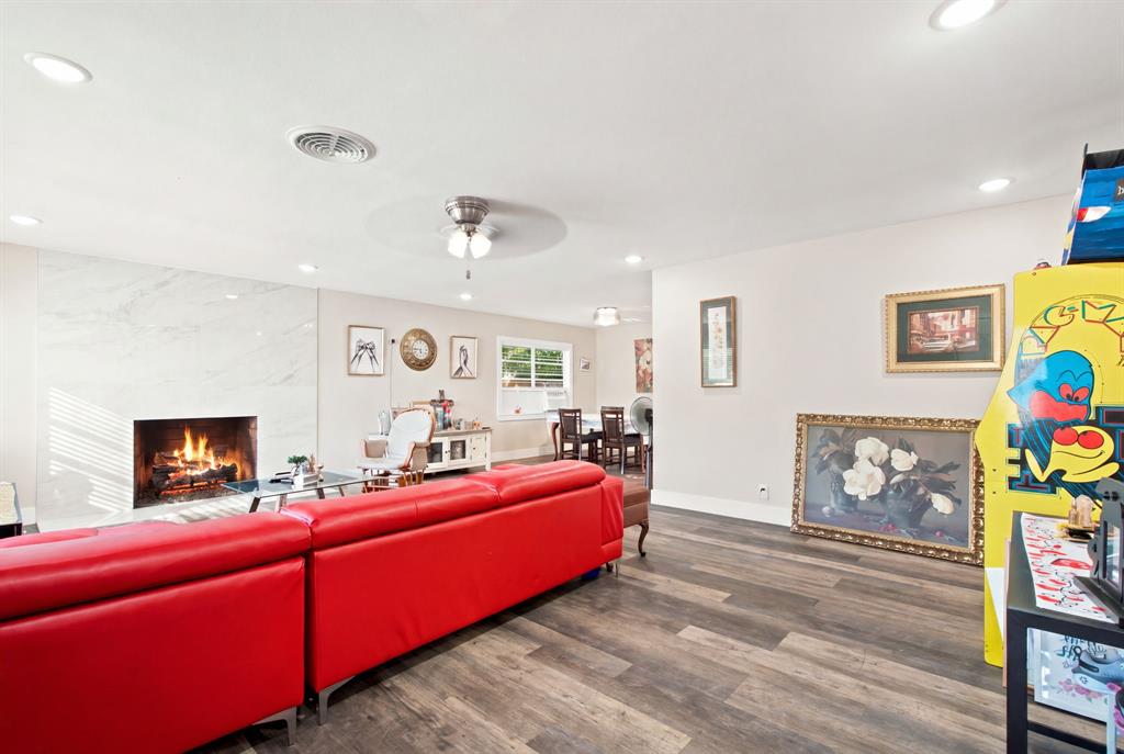 109 W 11 St, Irving, TX 75060 photo
