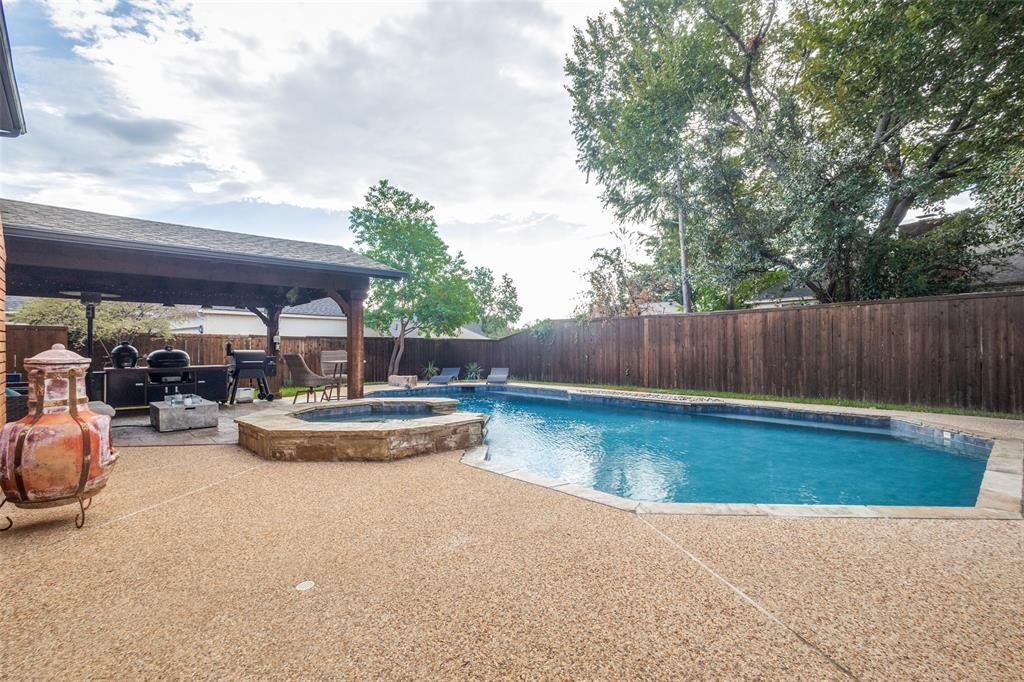 2250 Strathmore Dr, Highland Village, TX 75077