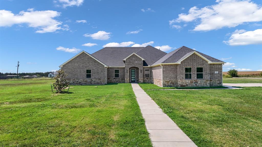 350 Farrar Rd, Waxahachie, TX 75165