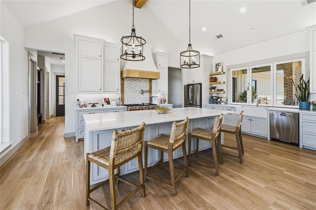 212 Dan Russell Bnd, Weatherford, TX 76087