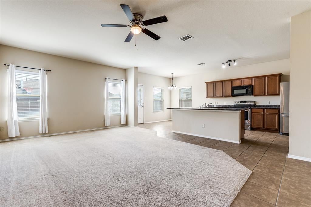 427 Paddock Ln, Celina, TX 75009 photo