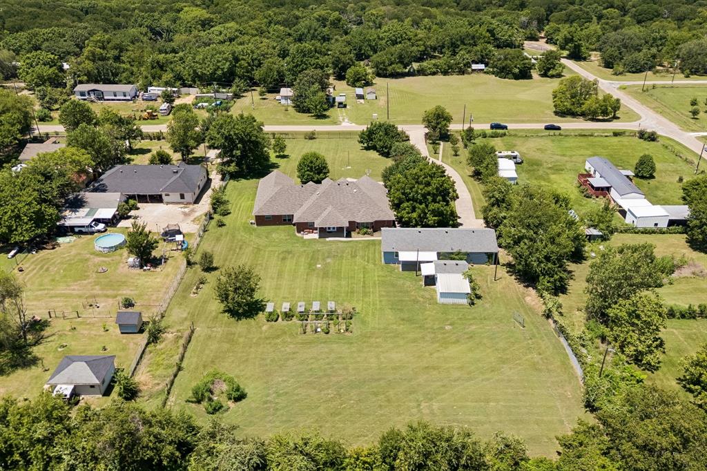 2412 Chickering Rd, Cleburne, TX 76031 photo