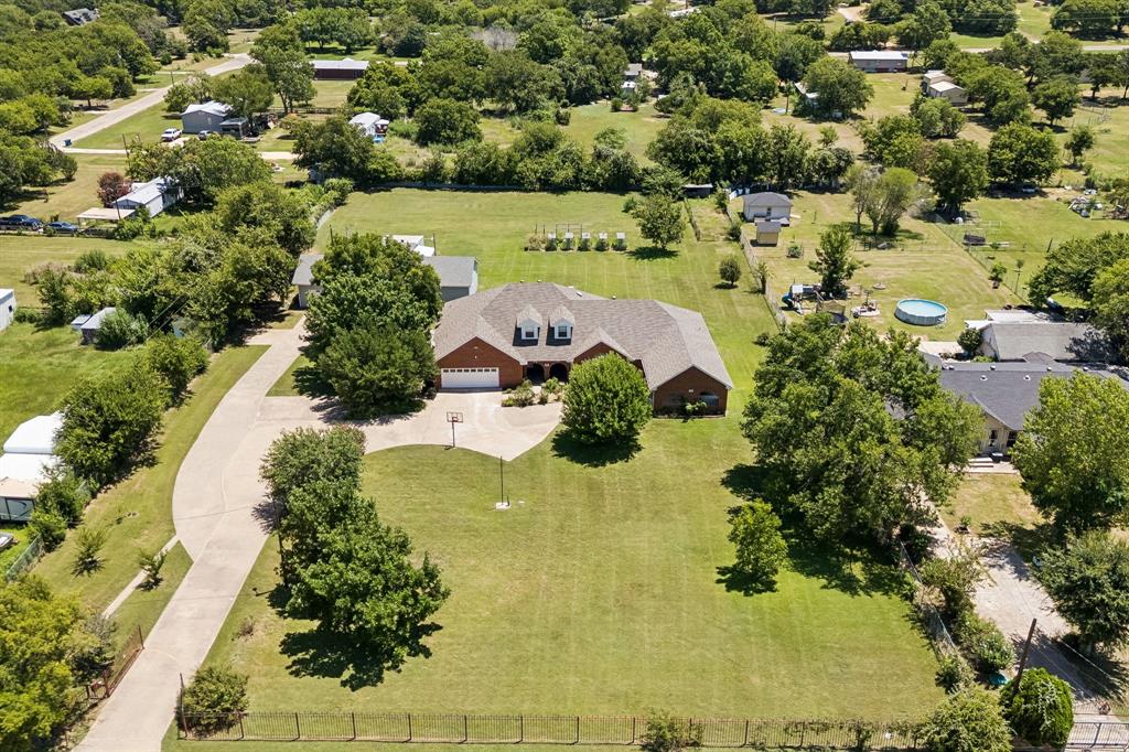 2412 Chickering Rd, Cleburne, TX 76031 photo