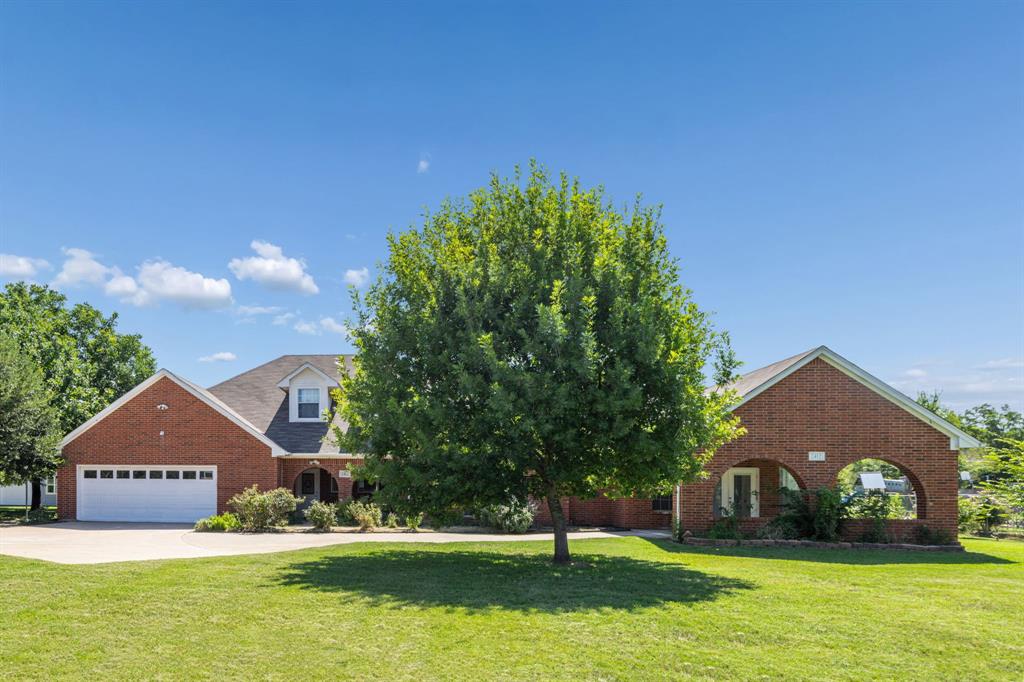 2412 Chickering Rd, Cleburne, TX 76031