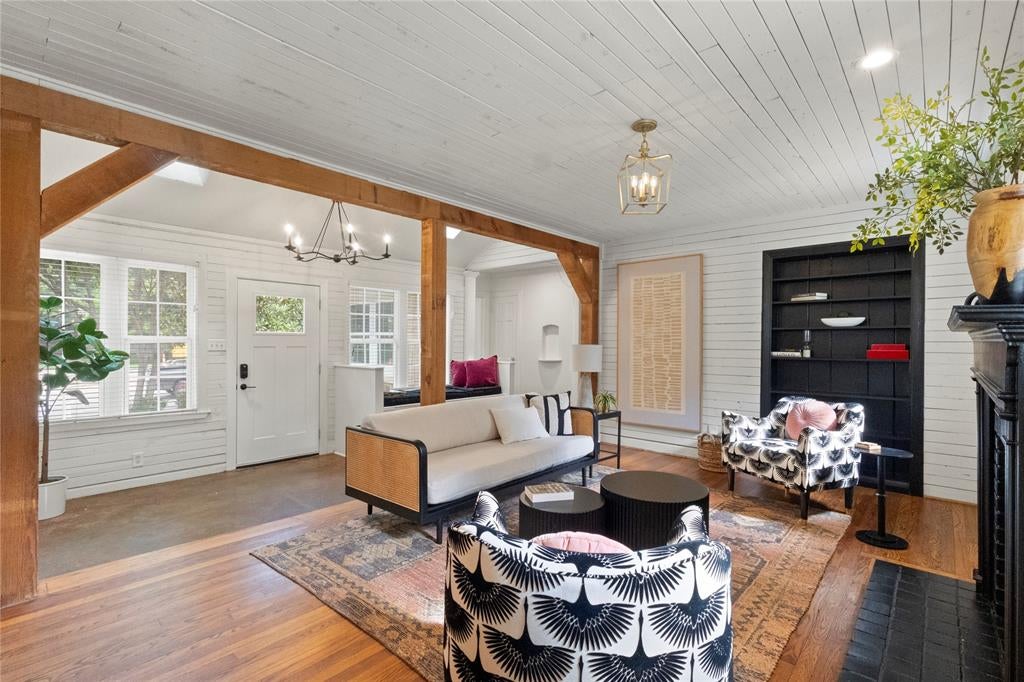 619 Hampton, Dallas, TX 75208