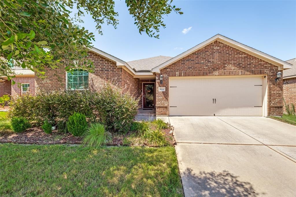 1614 Park Trail Blvd, Princeton, TX 75407