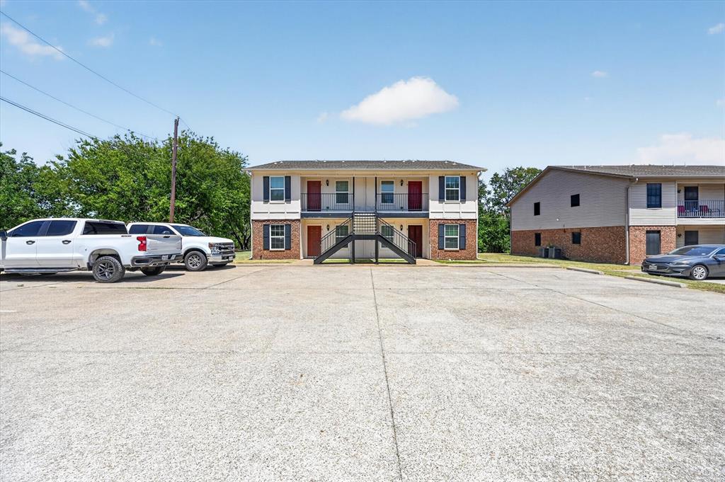 620 Race St, Crowley, TX 76036