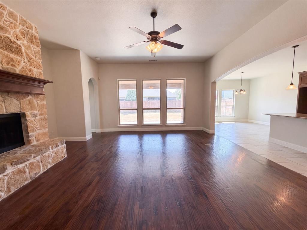 1683 Saint Croix St, Burleson, TX 76028 photo