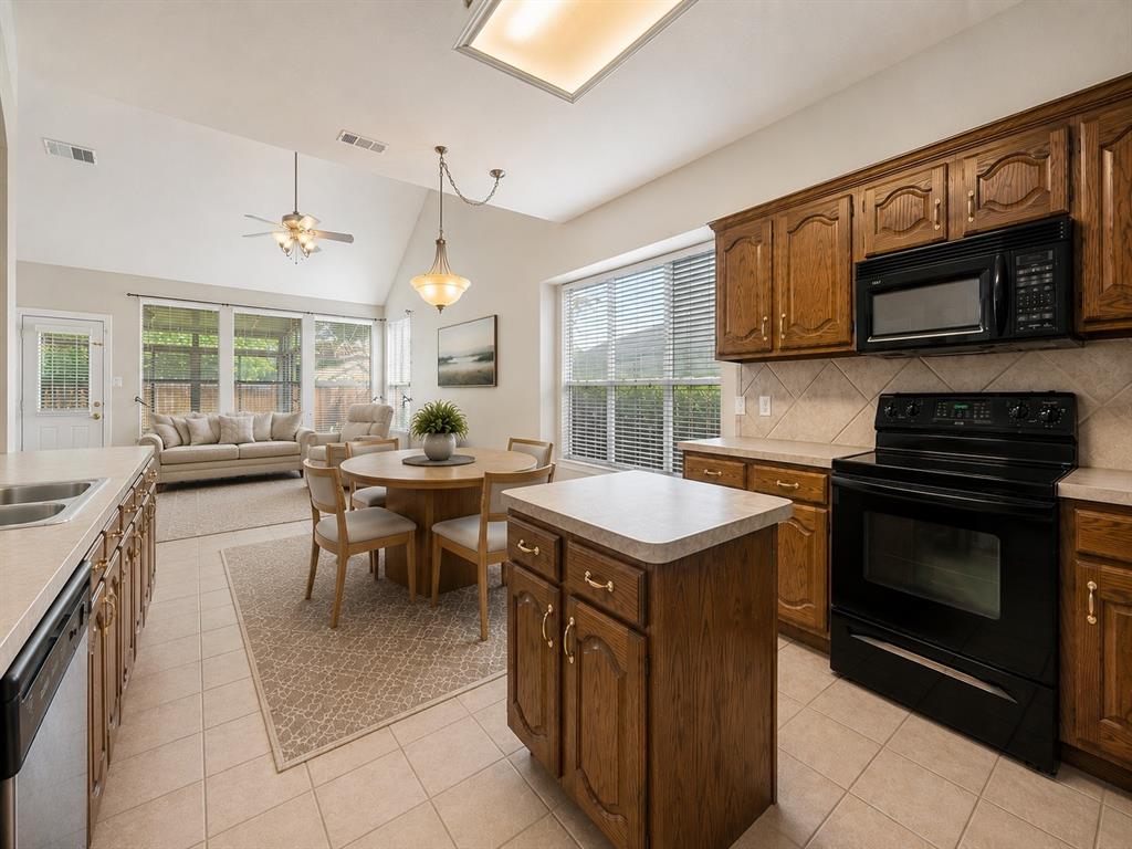 4205 Creek Falls Dr, Corinth, TX 76208 photo