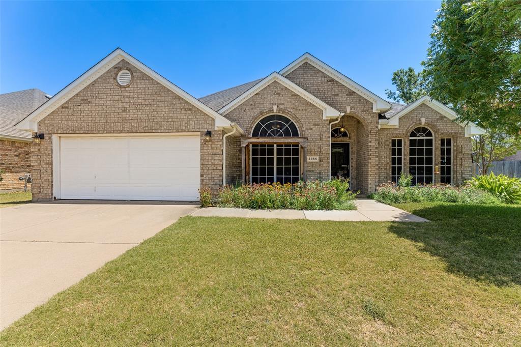 5856 Echo Bluff Dr, Haltom City, TX 76137