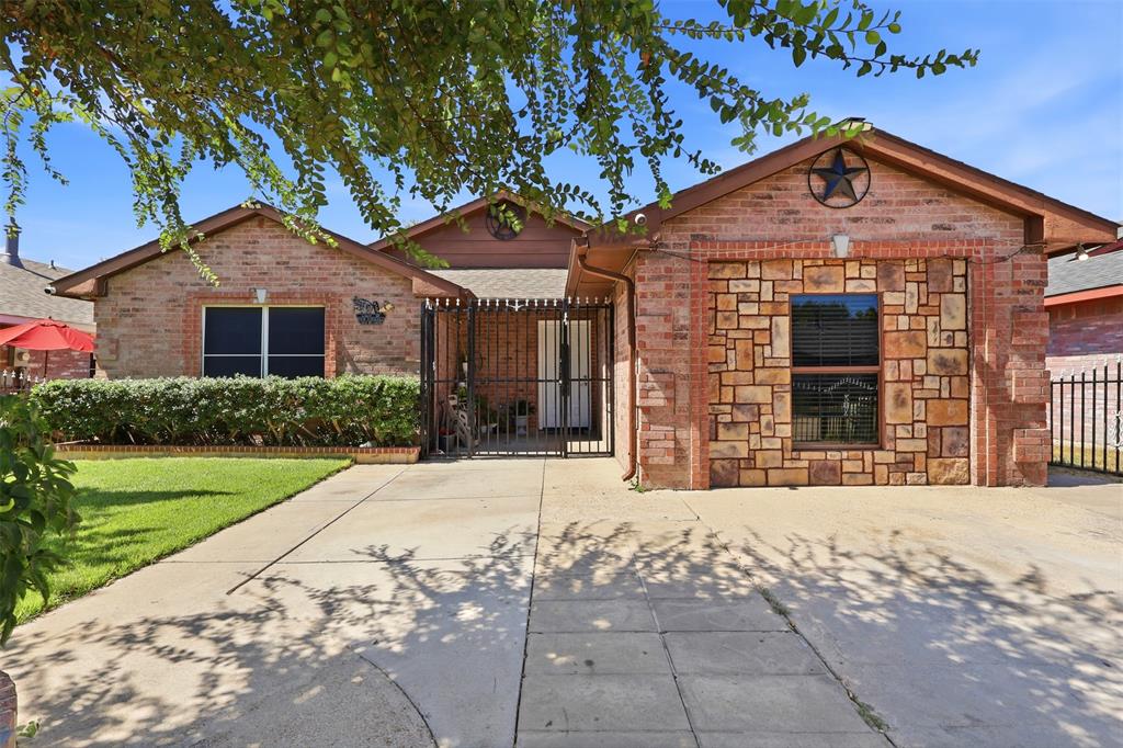 4704 Lizzy Dr, Dallas, TX 75211