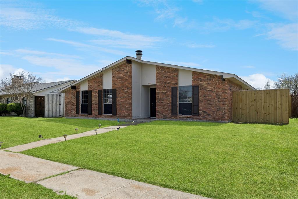 1905 Montana Trl, Grand Prairie, TX 75052 photo