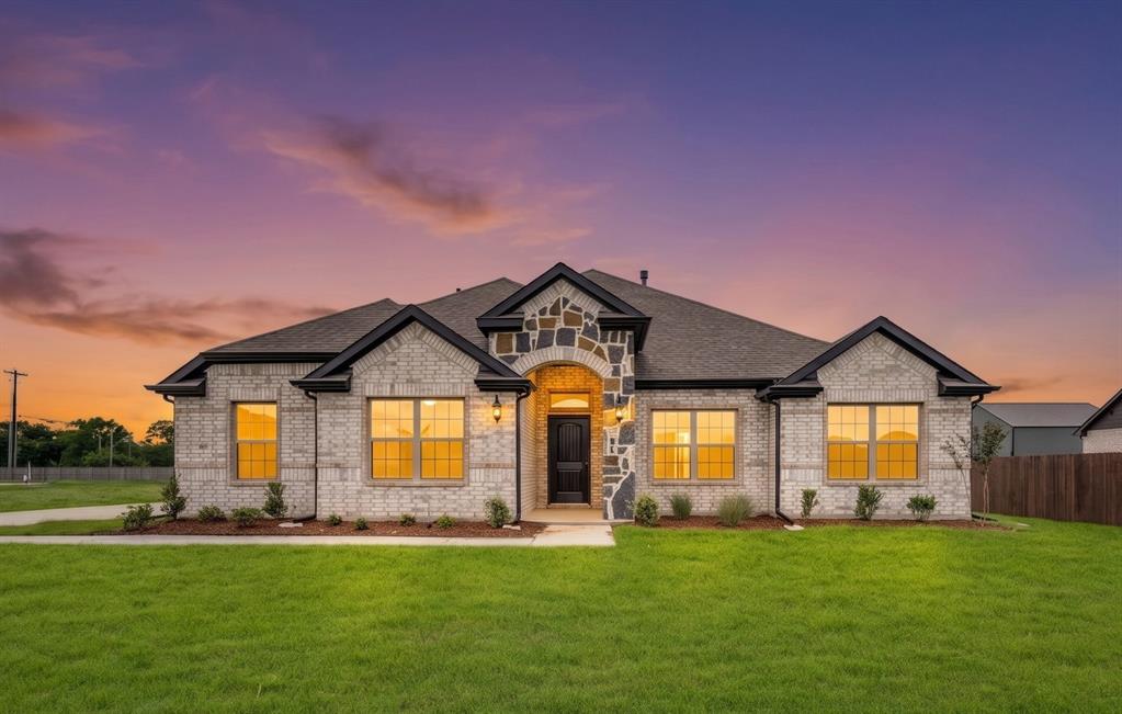 2921 Goldeneye Ln, Greenville, TX 75402