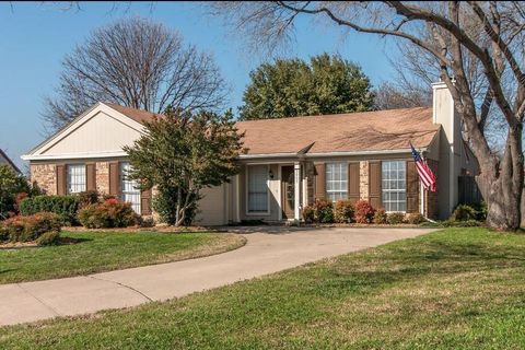 Single Family Residence in Fort Worth TX 3905 Dogwood Court.jpg