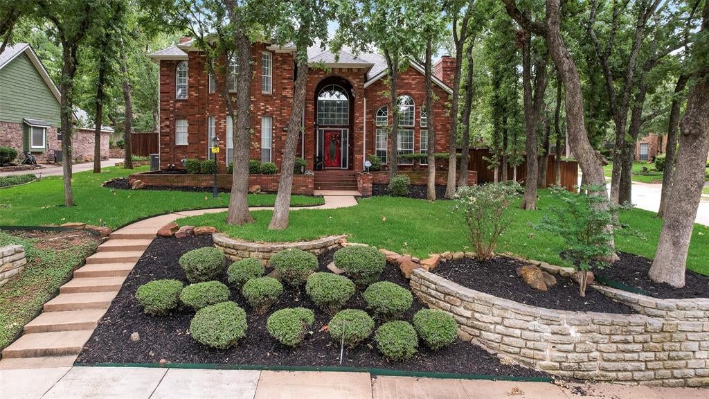 2805 Pine View Dr, Grapevine, TX 76051