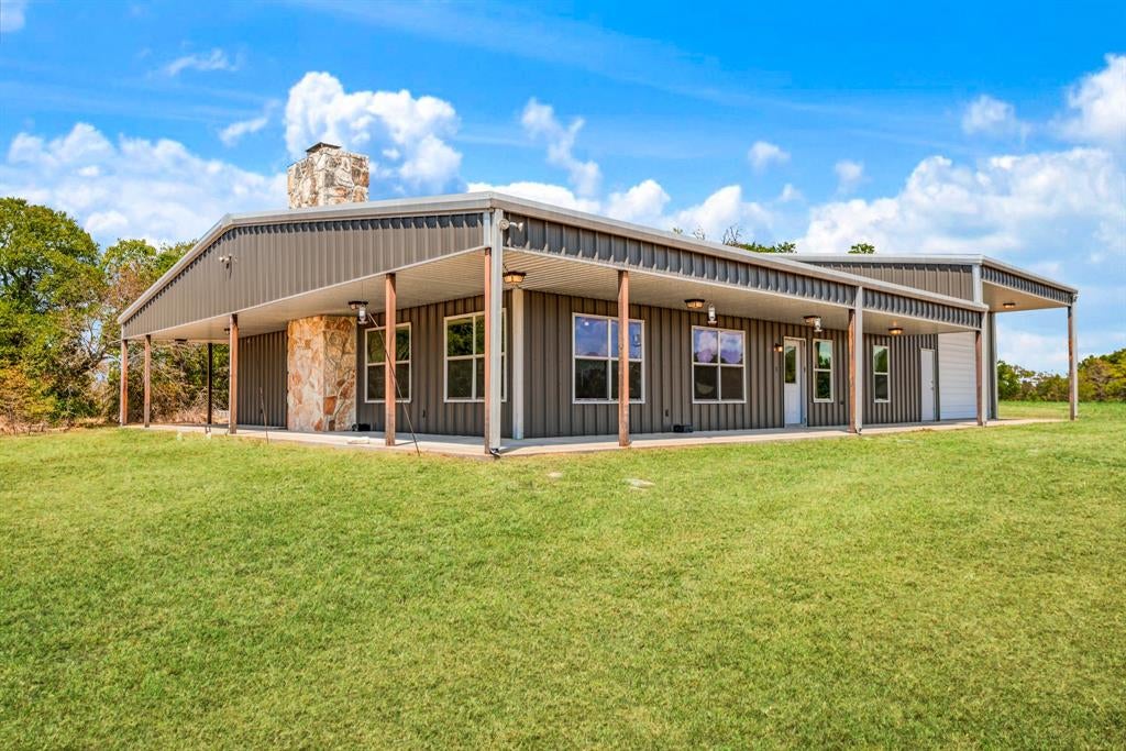 2078 Farm Road 2122, Roxton, TX 75477