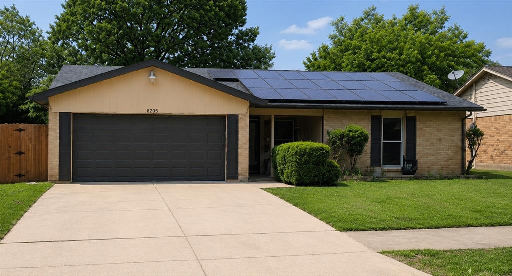 6205 Sunnybrook Dr, Watauga, TX 76148