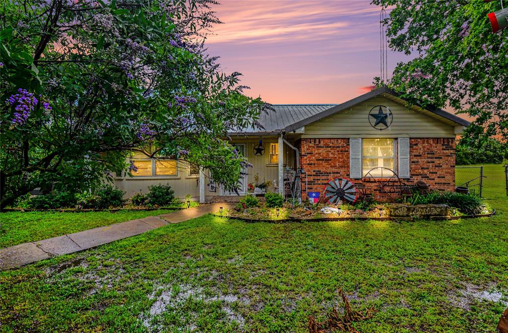 2382 Fm 1743 Rd, Windom, TX 75492
