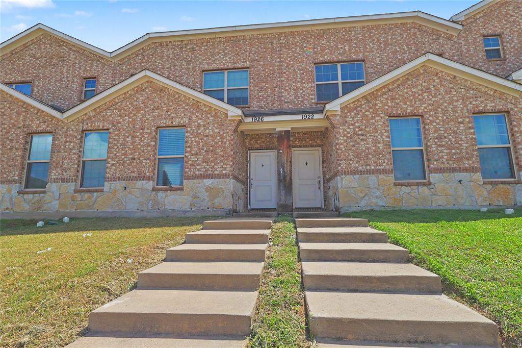 1922 Timber Oaks Dr, Garland, TX 75040 photo