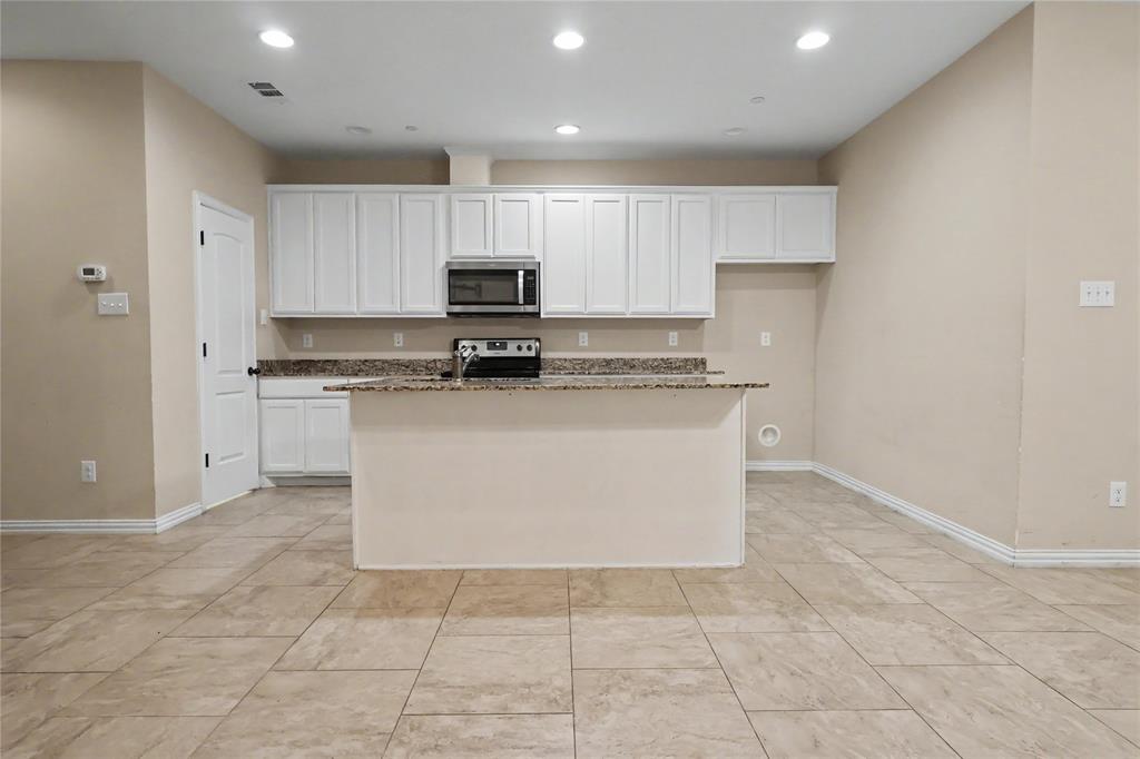 1922 Timber Oaks Dr, Garland, TX 75040 photo